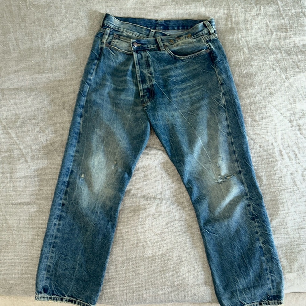 Brand NEW w/out tags. Never been worn!! Never been washed!